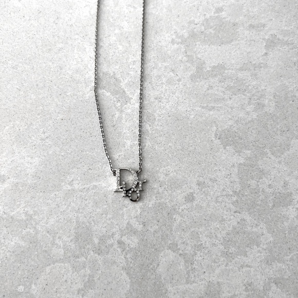 DIOR Oblique Pendant Necklace - Picture 4 of 7
